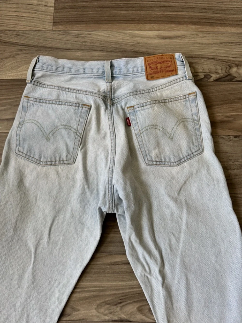 Levi's 501 100% Cotton Jeans Button Fly Light Wash Denim Size 26x30